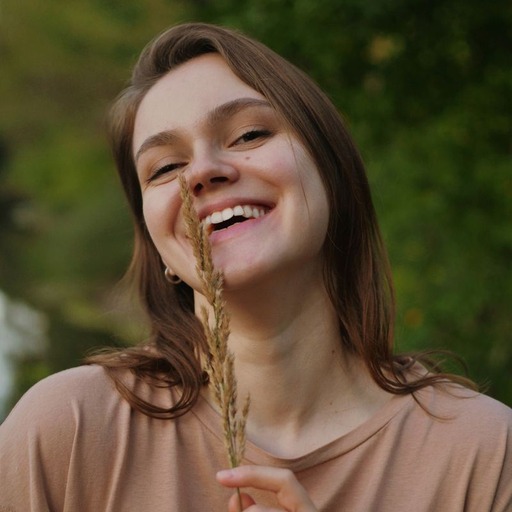 Alina R.